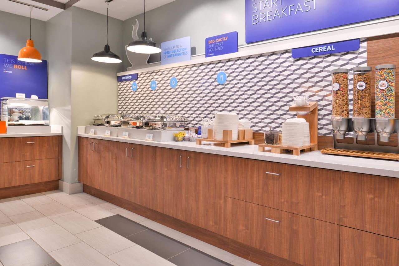 Holiday Inn Express - Milwaukee Downtown By Ihg Exteriér fotografie